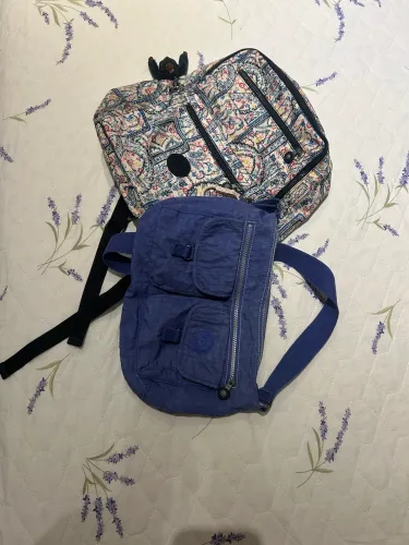 2 BOLSAS KIPLING PELO PREÇO DE 1