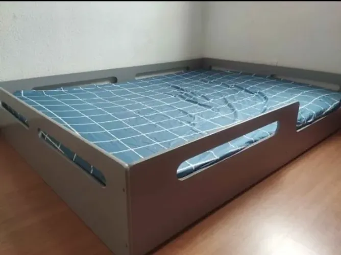 Cama Montessoriana Casal com Colchão em Excelente Estado