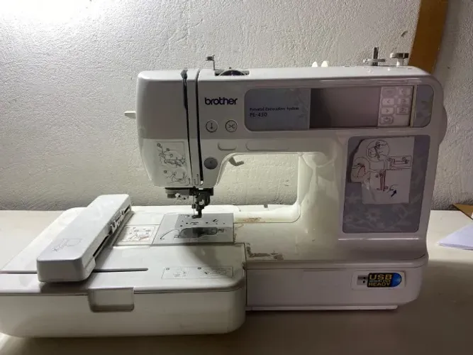 Maquina de Bordar BROTHER PE 450