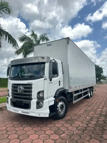 VOLKSWAGEN VW 24260 2022