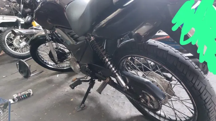 Vendo fan 125 2011 por 7.000 no ponto de transferir