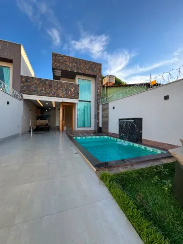 VENDO CASA PORTEIRA FECHADA