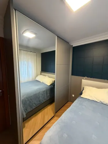 Quarto completo (armário + cama + colchão + cabeceira + escrivaninha + painel) 