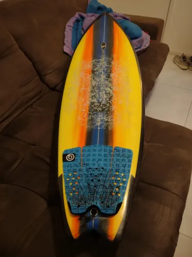Prancha 6.0 + long john acompanha capa + leash