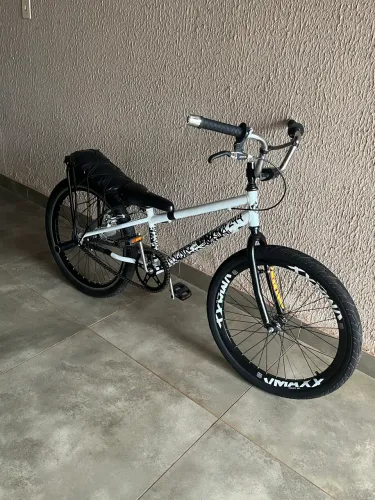 Bike montadinha aro 24