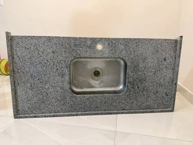 Bancada de Granito + Cuba Inox