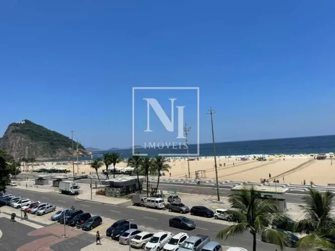 Vista Frontal Mar Loft Reformado no Coração de Copacabana!