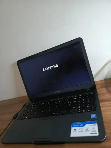 Samsung Dual core 15.6