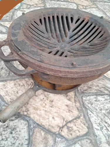 Fogareiro antigo de ferro