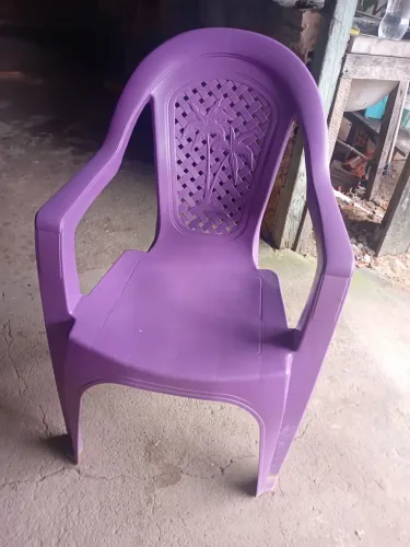 Vendese  3 cadeiras  poltrona 