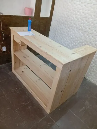 Balcão de madeira para comércio