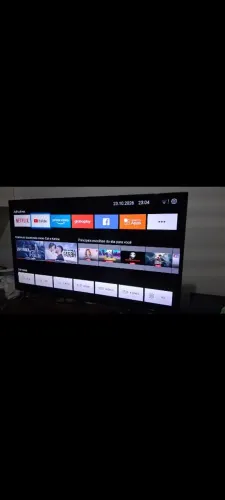 Tv philco 43" smart saindo hdmi, USB, rlca pega Internet YouTube etc: semi nova