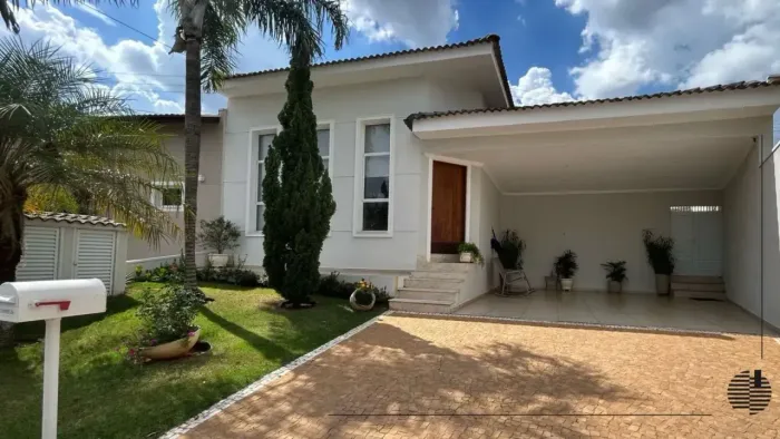 Casa à venda no Condomínio Reserva Parque do Varvito, em Itu.