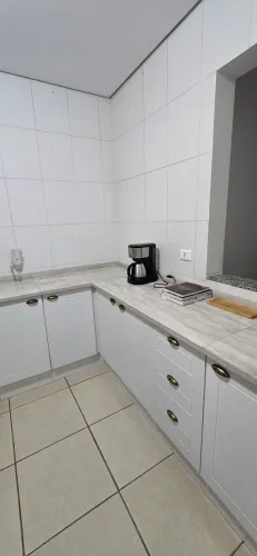 Cozinha Mudulada de canto 8 peças, Portas com Amortecimento. 2,35 x 1,35