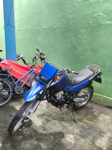 MOTO XT 225