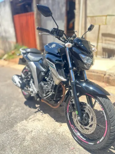 Vendo Fazer 250 2020 $15.000 Aceito Proposta em valor