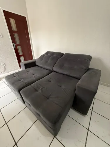 Sofá reclinável acabamento premium