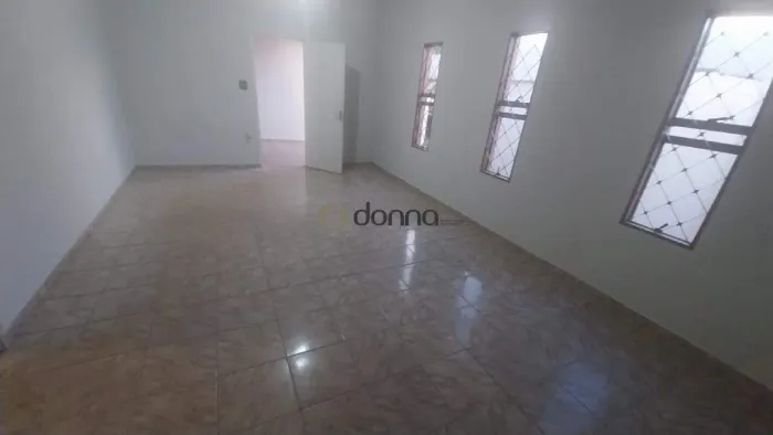 Casa à venda, 2 quartos, 1 suíte, 4 vagas, Conjunto Maringá II - Uberaba/MG