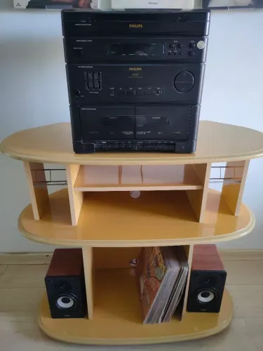 Aparelho Philips com toca discos e caixas de som