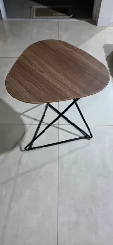 Mesa de canto com tampo em MDF!