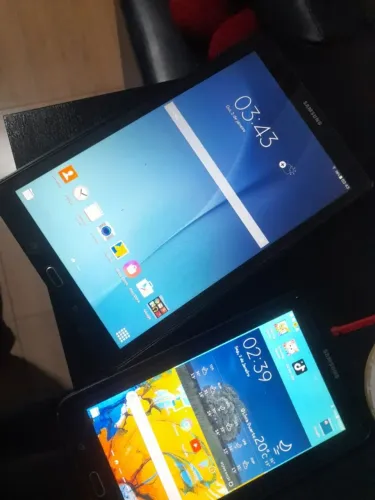 2 Tablets Samsung em Excelente estado no precinho