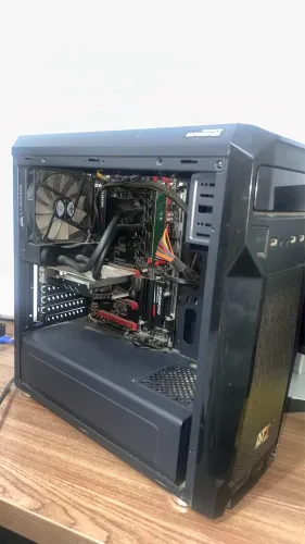 PC Gamer - Ryzen 5 + GTX 750 Ti