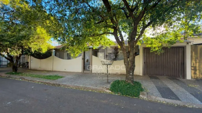 Casa com 3 dormitórios à venda, 168 m² por R$ 890.000,00 - Zona 03 - Maringá/PR