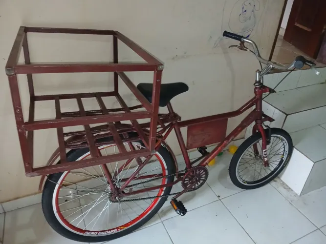 Cargueira sem o bagageiro e descanso 