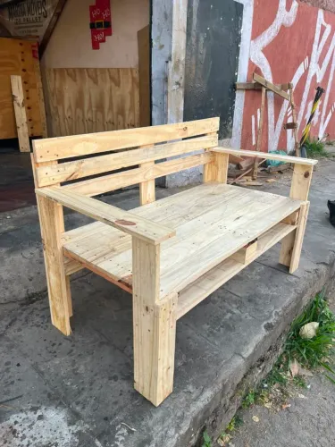 Banco de pinus