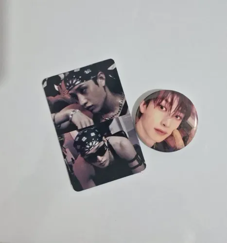 Botton + Photocard do Bang Chan