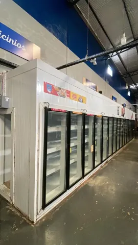 Camara fria Walkin cooler 21 portas 