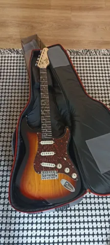 Guitarra stratocaster Seizi