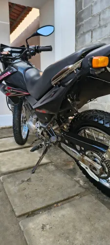 Moto conservada manutenção em dias 