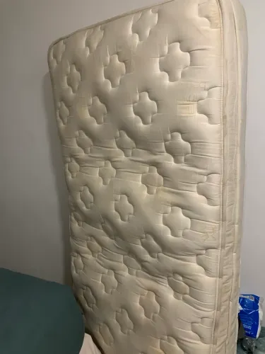 Cama de viúvo tamanho comprimento 193cm largura 94 em bom estado venda