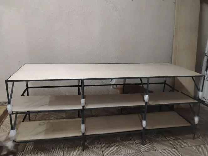 Prateleira de ferro