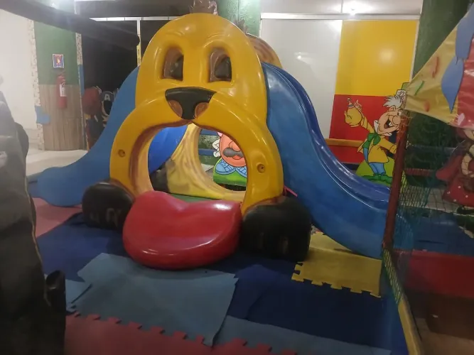 Play Dog House xalingo