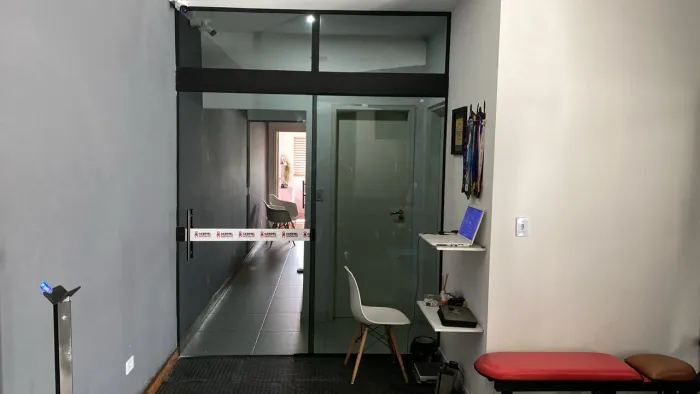 Porta de vidro COMPLETA em vidro fumê