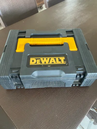 Kit DEWALT Brushless 20V Completo - Parafusadeira + Impacto + 2 Baterias + Carregador