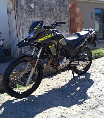 XRE 300 2021