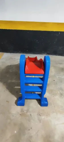 Escorregador infantil 