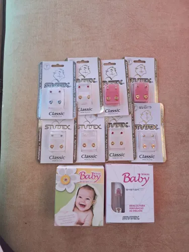 Perfuração de orelha (adulto e bebê)