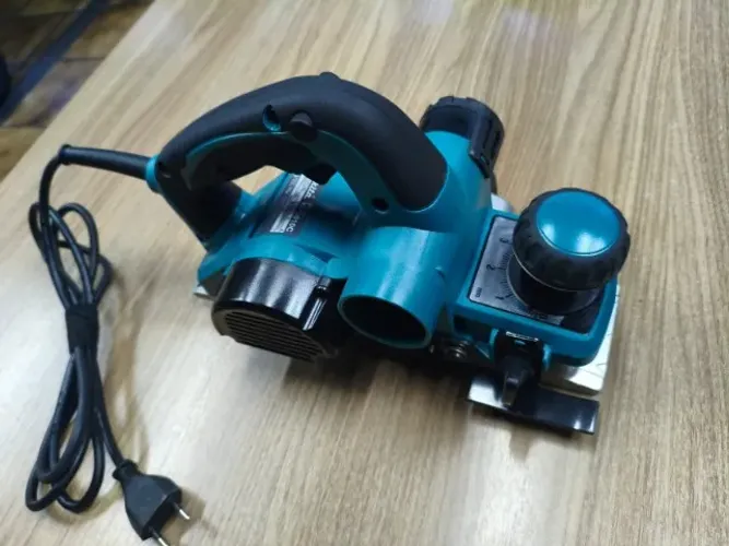 Plaina Eletrica 1050w - 82mm Kp0810c - Makita - ACEITO OFERTAS