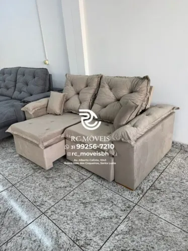 Sofá Retrátil e Reclinável 2m pillow 16cm - estofamento veludo macio - Confira!