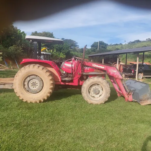 TRATOR DE PNEUS MASSEY FERGUSON 4275