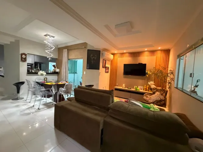 Casa à venda no bairro Alto Umuarama em Uberlândia/MG