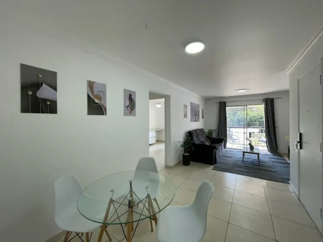 Apartamento Mobiliado no Campo Belo - 90m², 3 Quartos (1 Suíte) e Varanda