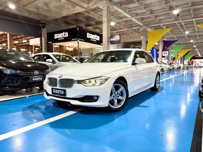 BMW 320I A 2.0 Turbo/activeflex 16V 184cv 4P 2013