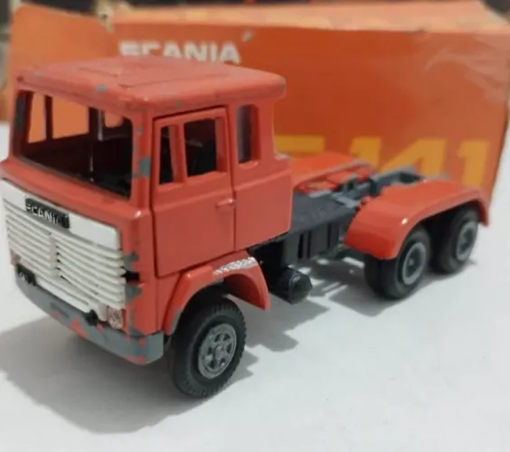 Miniatura Scania LKS 141 escala 1.50 ARPRA, vendida no estado