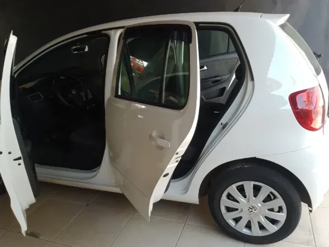 Volkswagen Fox 1.0 MI Total Flex 8V 3P 2011