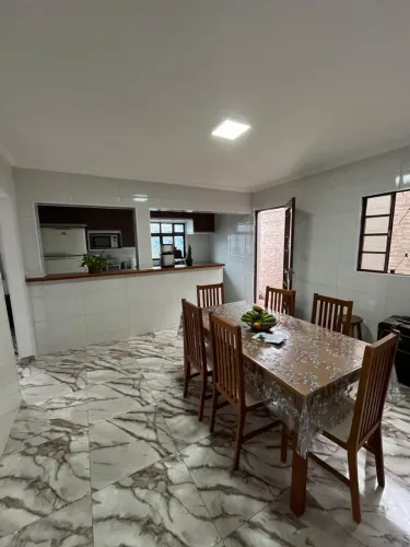 VENDO CASA ESPAÇOSA